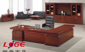 為實木辦公家具打蠟保養(yǎng)時需注意哪些要點(diǎn)？